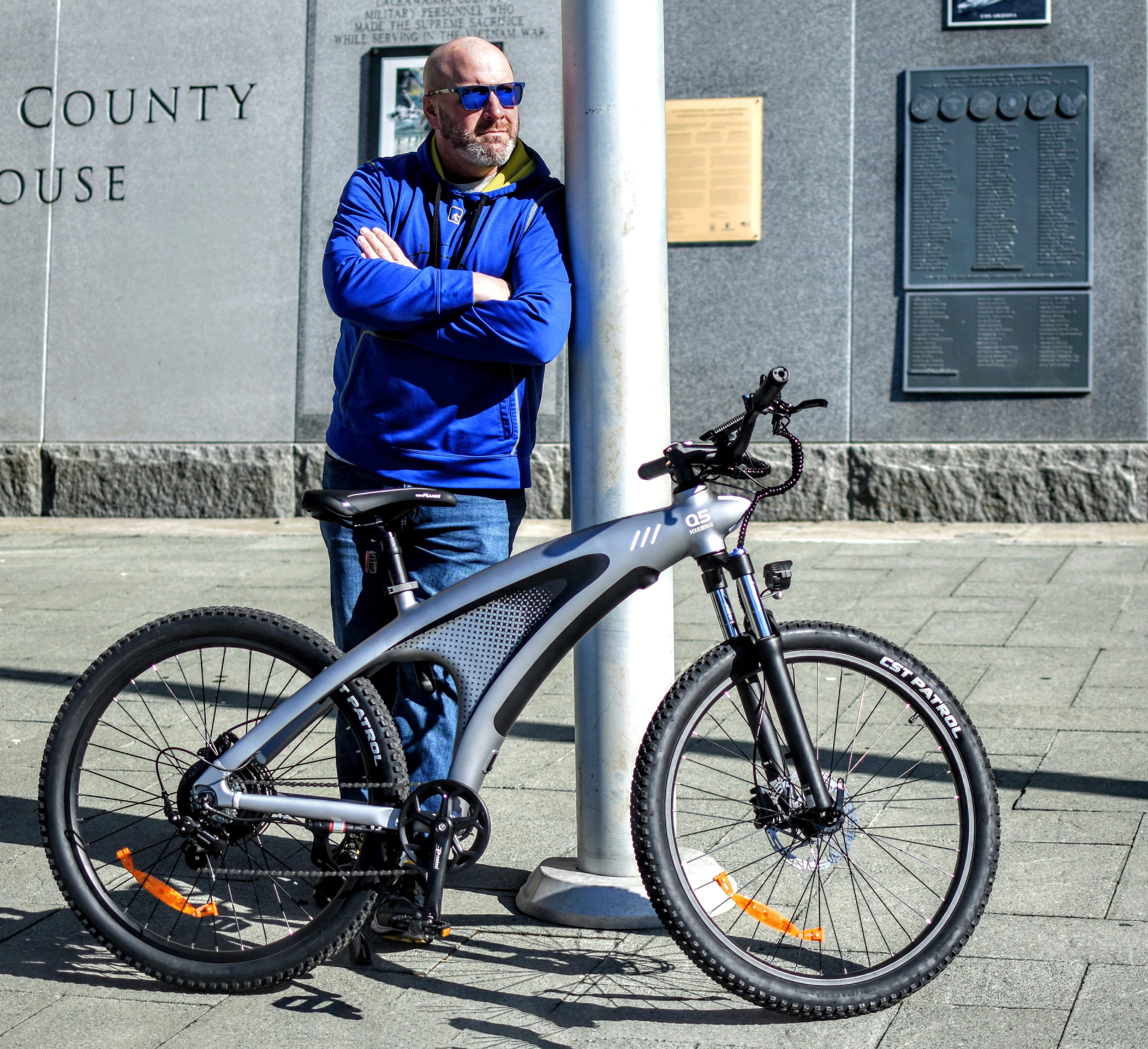 Le vélo électrique HX Q5 Shark est équipé d'une batterie 48V 20Ah